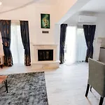 Luxuriant Kyrenia Villa *