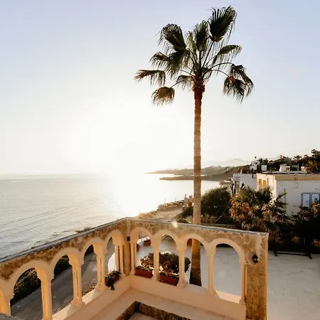 Luxuriant Kyrenia * Kyrenia (Northern Cyprus)