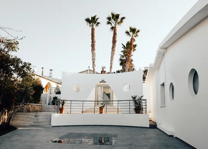 Luxuriant Kyrenia Villa *