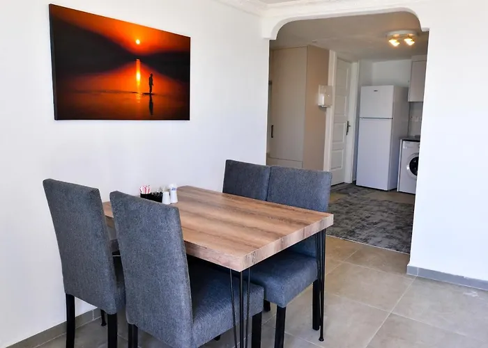 Luxuriant Kyrenia * Kyrenia (Northern Cyprus)