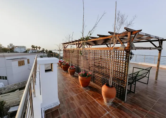 Luxuriant Kyrenia * Kyrenia (Northern Cyprus)