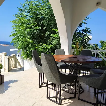 Vila Luxuriant Kyrenia *