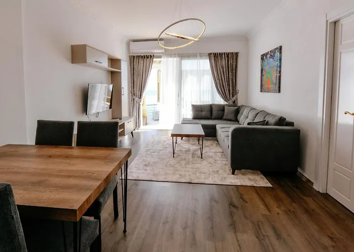 Luxuriant Kyrenia Вилла Кирения