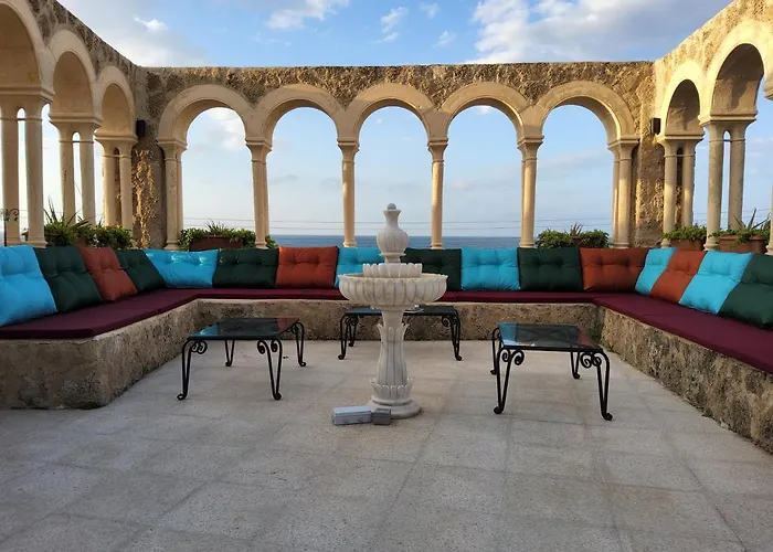 Luxuriant Kyrenia Кирения