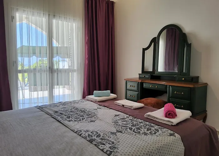 Luxuriant Kyrenia Вилла Кирения